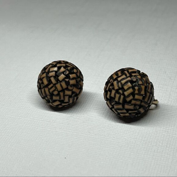 *Coro* Stamped Vintage Screw Back/Clip On Earrings - Picture 1 of 10
